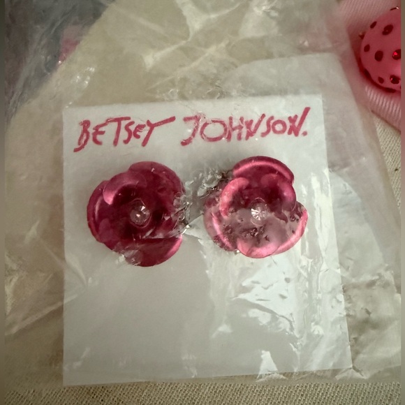 Betsey Johnson Rose Stud earrings - Picture 9 of 10